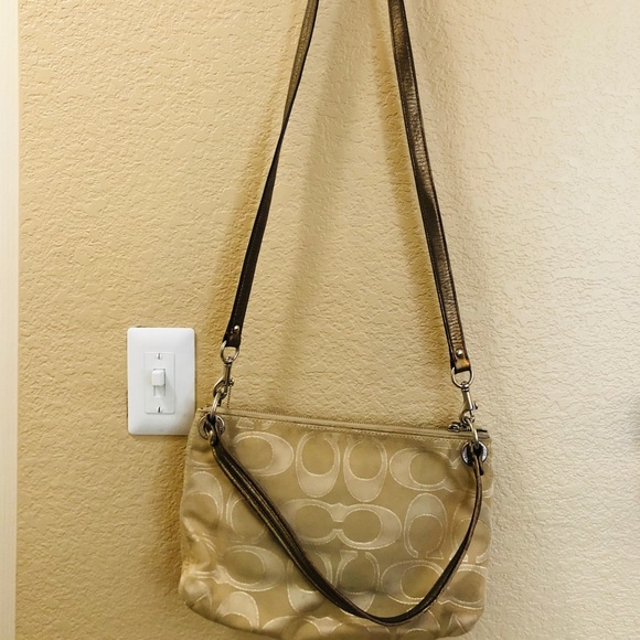 Coach Crossover Purse - Picture 3 of 5
